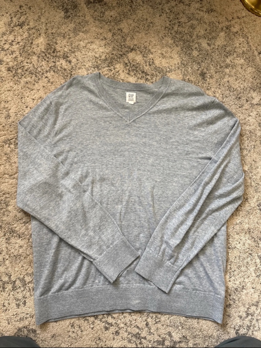 Gap Men's Light Blue V-Neck Sweater
